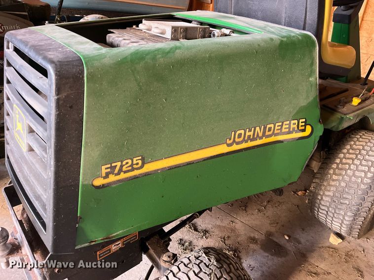 image for item MG9516 John Deere F725  lawn mower