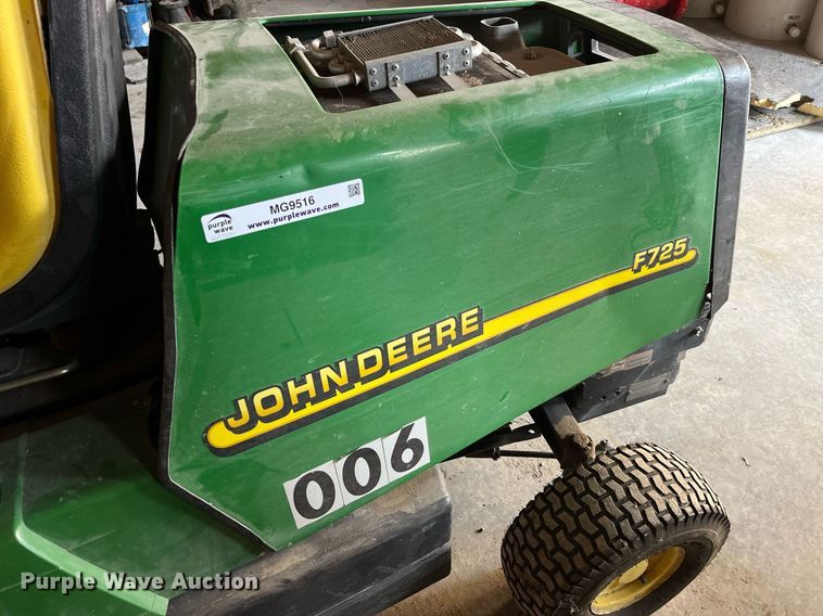 image for item MG9516 John Deere F725  lawn mower