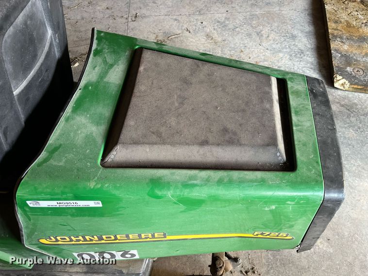image for item MG9516 John Deere F725  lawn mower