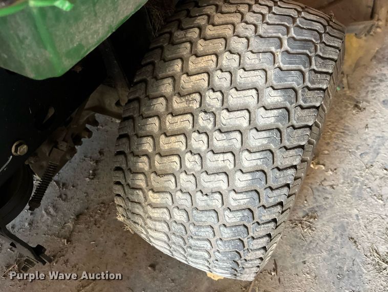 image for item MG9516 John Deere F725  lawn mower