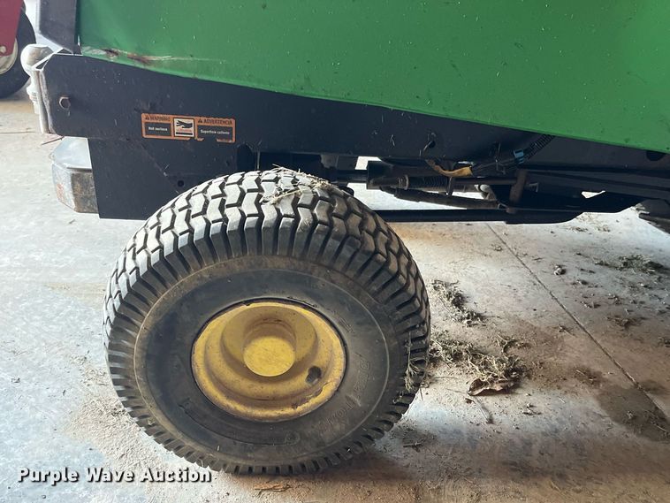 image for item MG9516 John Deere F725  lawn mower