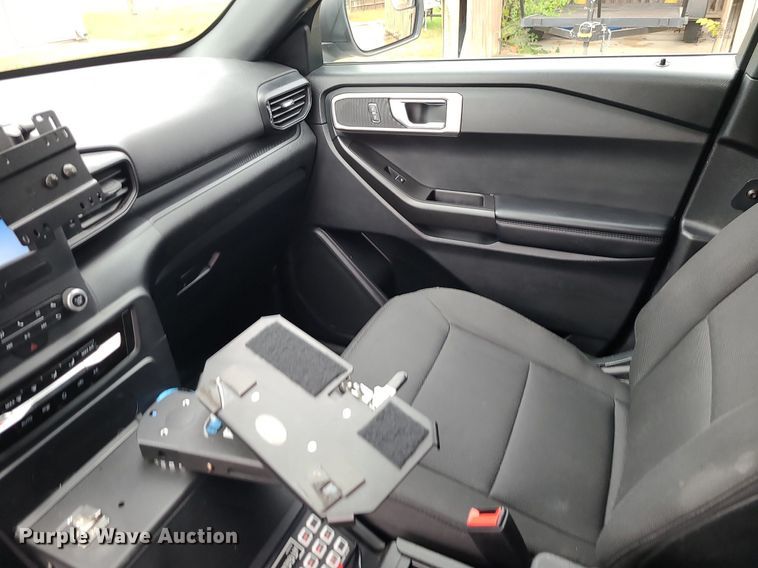 image for item MJ9463 2020 Ford Explorer Police  SUV