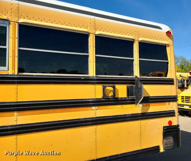 image for item MQ9550 2006 Blue Bird  school bus