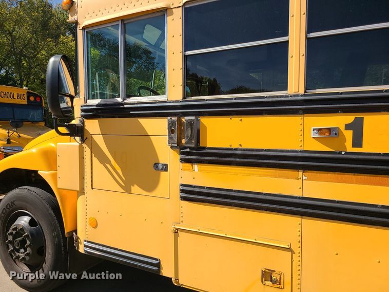 image for item MQ9550 2006 Blue Bird  school bus