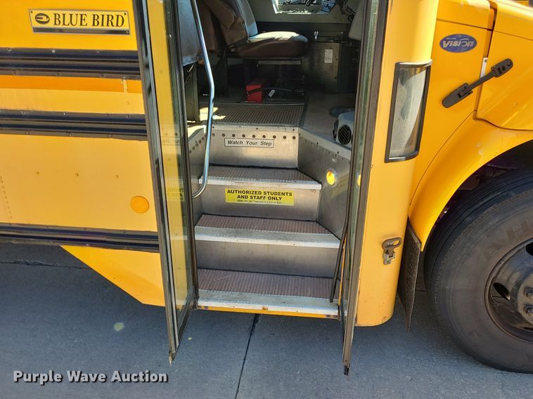 image for item MQ9550 2006 Blue Bird  school bus