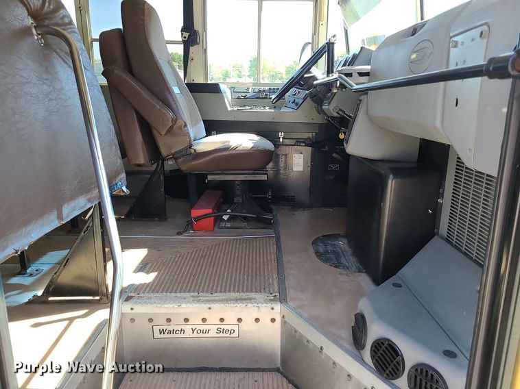 image for item MQ9550 2006 Blue Bird  school bus