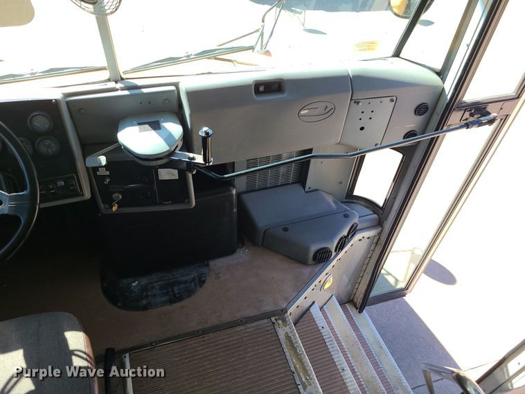 image for item MQ9550 2006 Blue Bird  school bus