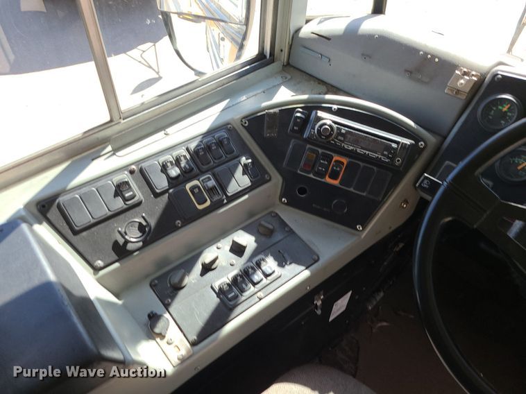 image for item MQ9550 2006 Blue Bird  school bus