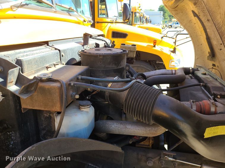 image for item MQ9550 2006 Blue Bird  school bus