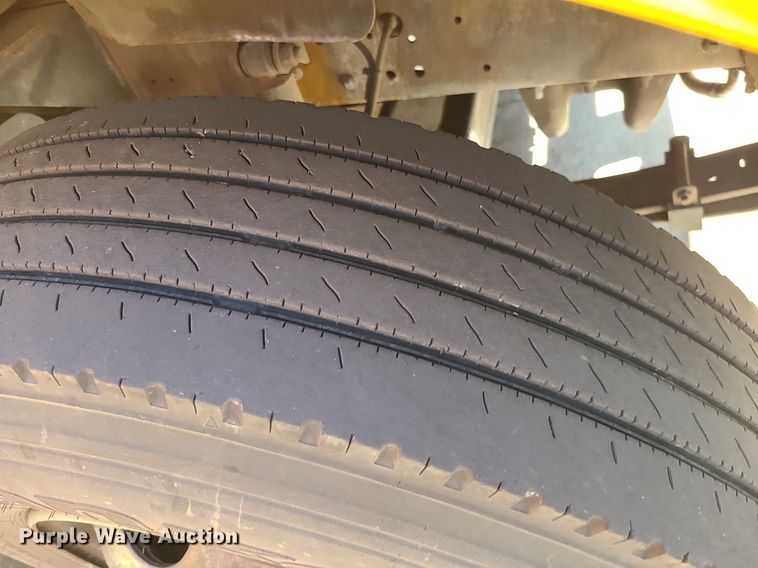 image for item MQ9550 2006 Blue Bird  school bus