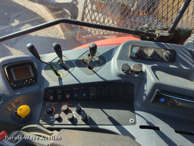 image for item MX9499 2018 Kubota M6-141  MFWD tractor