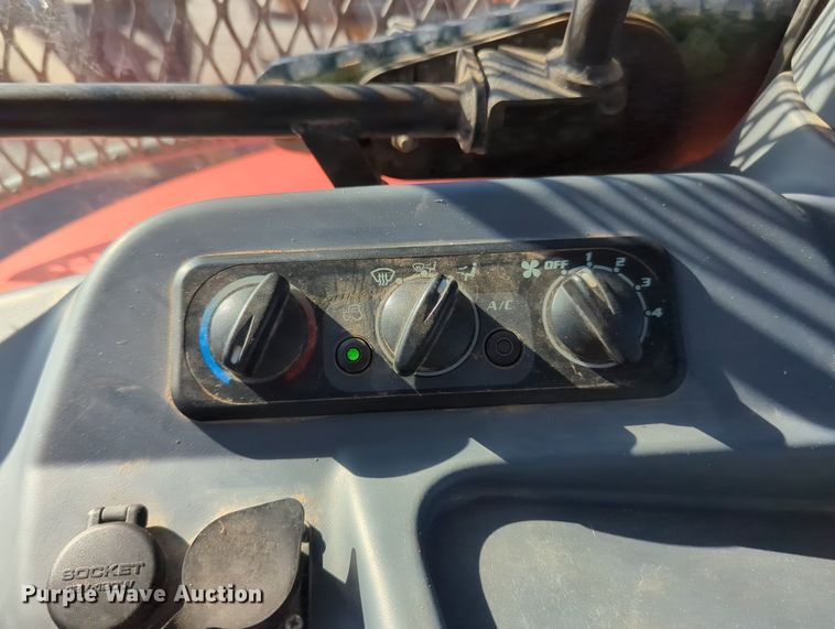 image for item MX9499 2018 Kubota M6-141  MFWD tractor