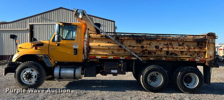 image for item NI9041 2007 International 7400  dump truck