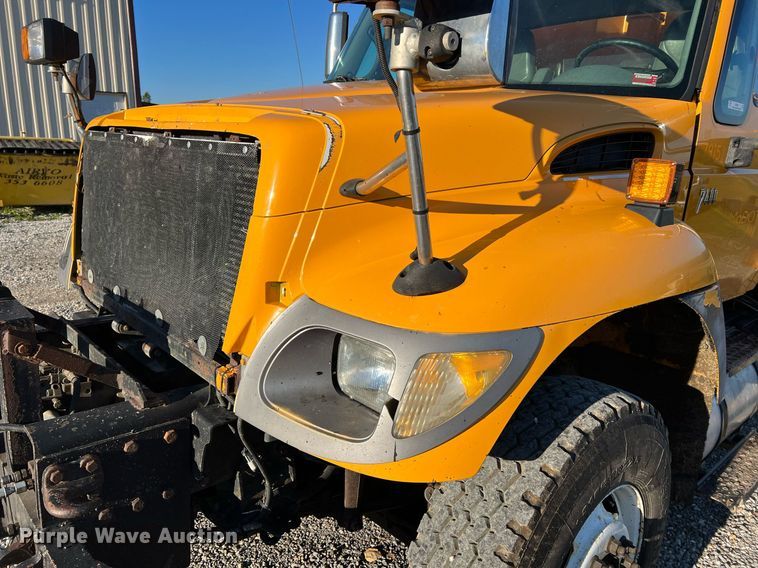 image for item NI9041 2007 International 7400  dump truck