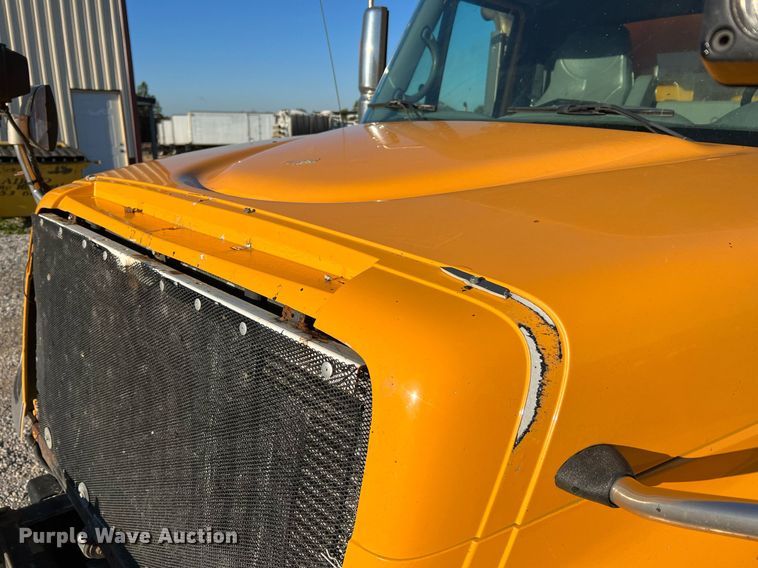 image for item NI9041 2007 International 7400  dump truck