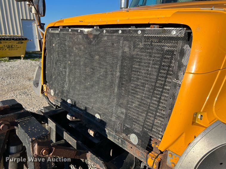 image for item NI9041 2007 International 7400  dump truck