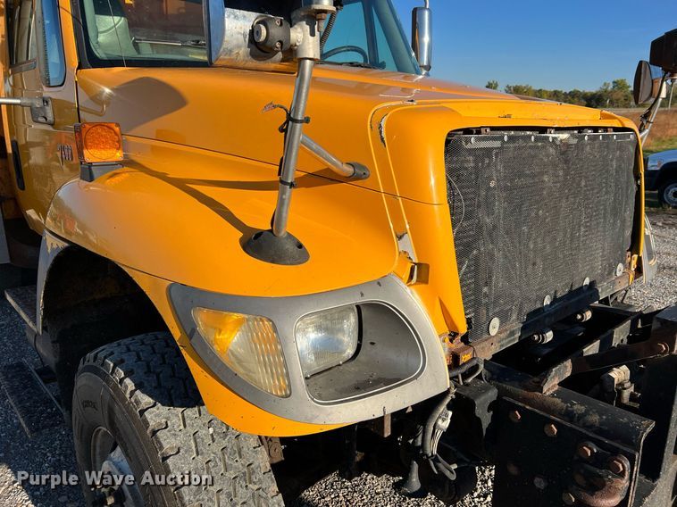 image for item NI9041 2007 International 7400  dump truck