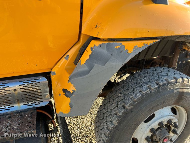 image for item NI9041 2007 International 7400  dump truck