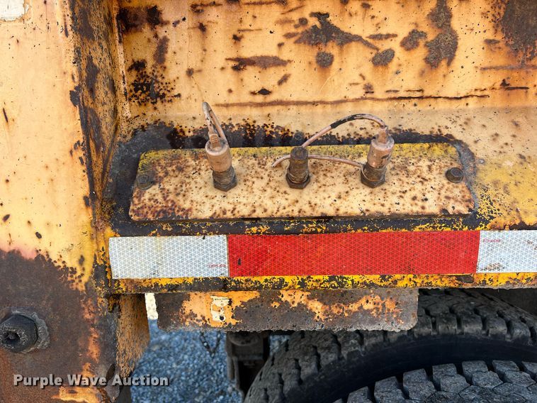 image for item NI9041 2007 International 7400  dump truck