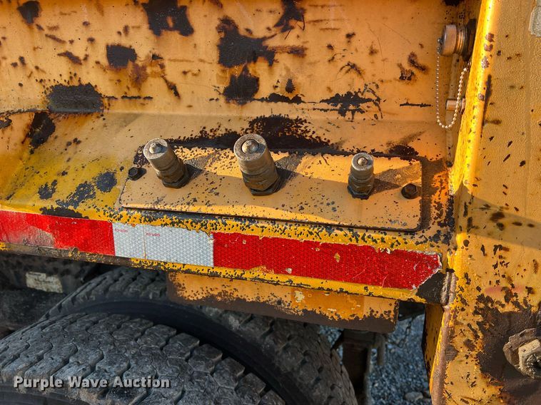 image for item NI9041 2007 International 7400  dump truck