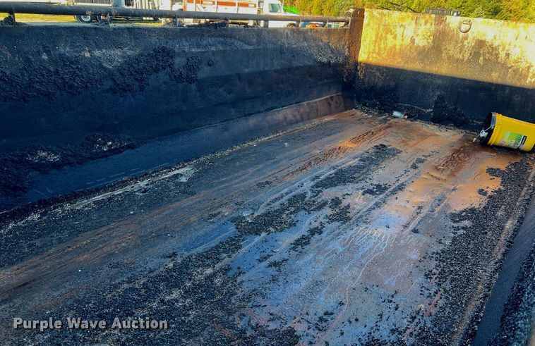 image for item NI9041 2007 International 7400  dump truck