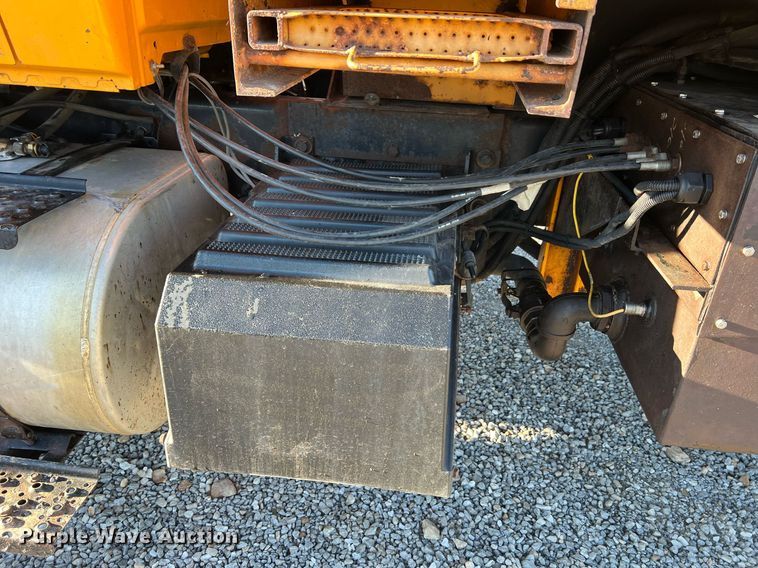 image for item NI9041 2007 International 7400  dump truck