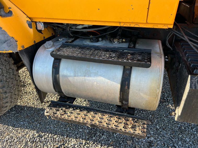 image for item NI9041 2007 International 7400  dump truck