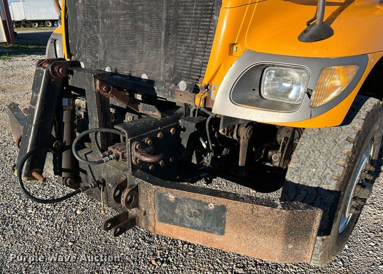 image for item NI9041 2007 International 7400  dump truck