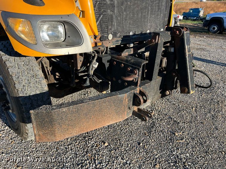 image for item NI9041 2007 International 7400  dump truck