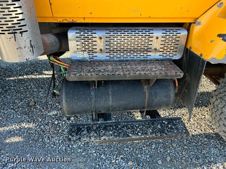 image for item NI9041 2007 International 7400  dump truck