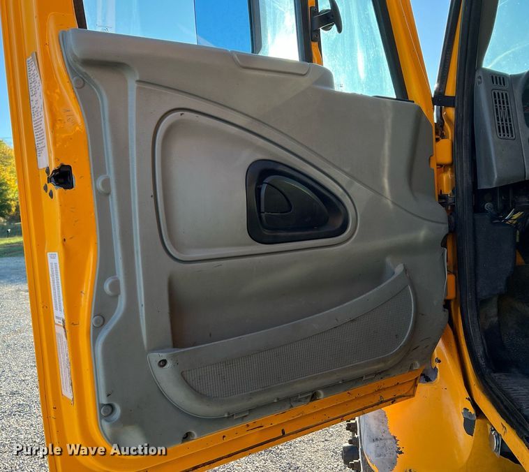 image for item NI9041 2007 International 7400  dump truck