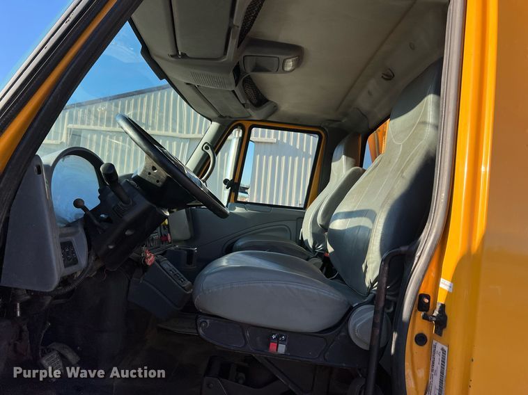 image for item NI9041 2007 International 7400  dump truck