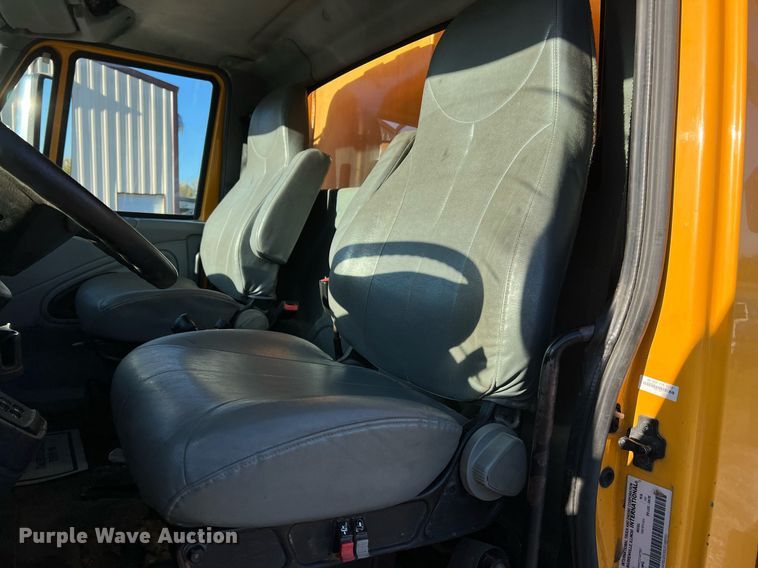 image for item NI9041 2007 International 7400  dump truck