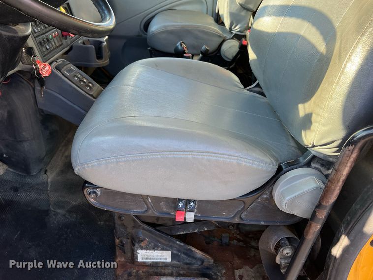 image for item NI9041 2007 International 7400  dump truck