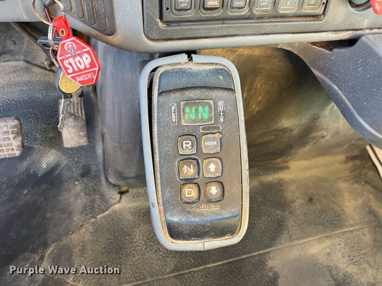 image for item NI9041 2007 International 7400  dump truck