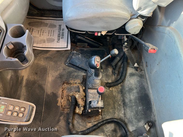 image for item NI9041 2007 International 7400  dump truck