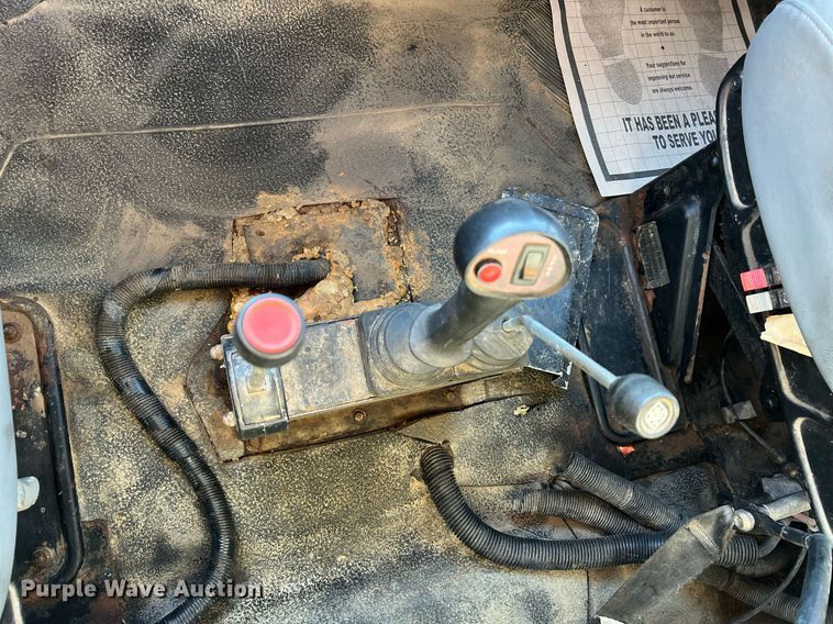 image for item NI9041 2007 International 7400  dump truck