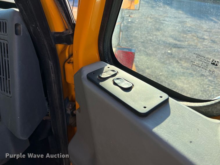 image for item NI9041 2007 International 7400  dump truck