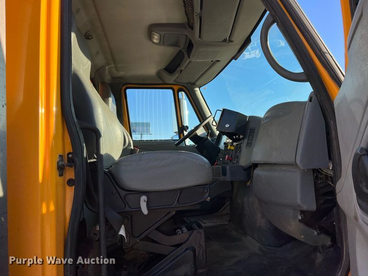 image for item NI9041 2007 International 7400  dump truck