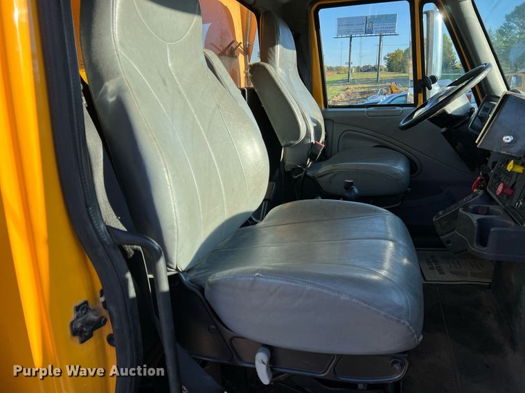 image for item NI9041 2007 International 7400  dump truck