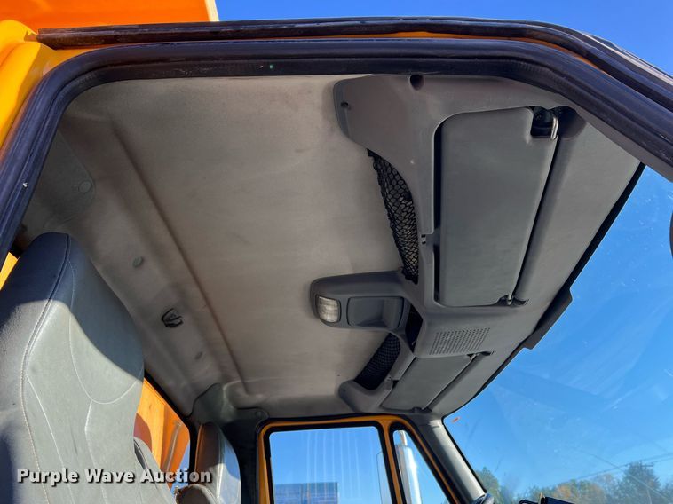 image for item NI9041 2007 International 7400  dump truck