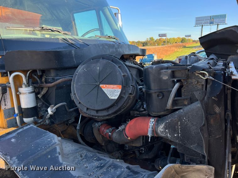 image for item NI9041 2007 International 7400  dump truck