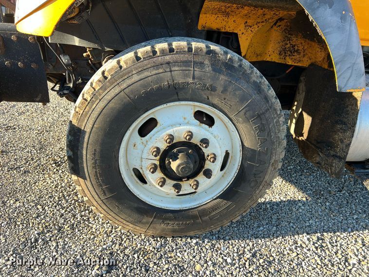 image for item NI9041 2007 International 7400  dump truck