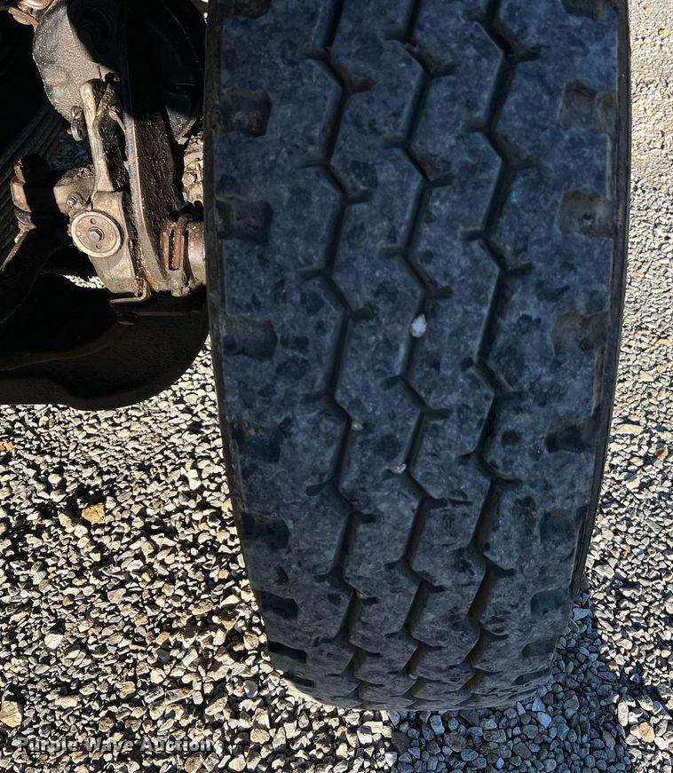 image for item NI9041 2007 International 7400  dump truck