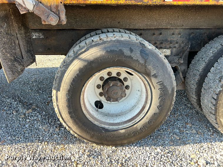 image for item NI9041 2007 International 7400  dump truck