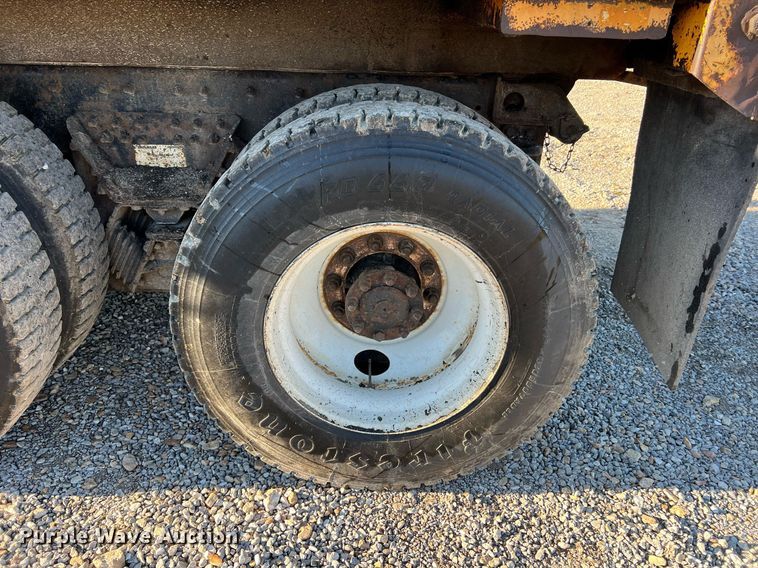 image for item NI9041 2007 International 7400  dump truck