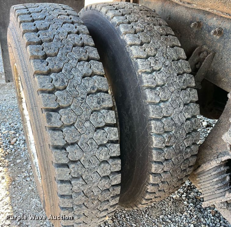 image for item NI9041 2007 International 7400  dump truck