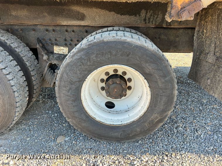 image for item NI9041 2007 International 7400  dump truck