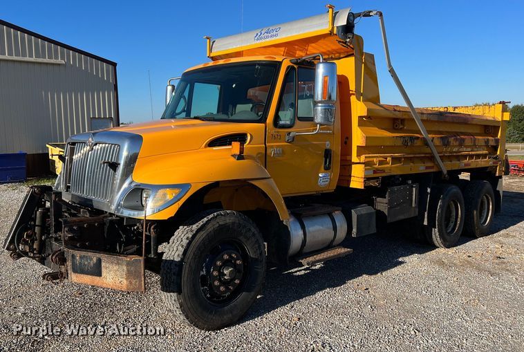 image for item NI9042 2006 International 7400  dump truck