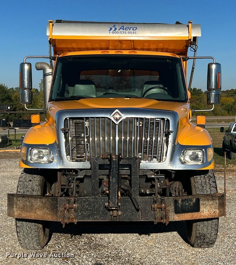 image for item NI9042 2006 International 7400  dump truck